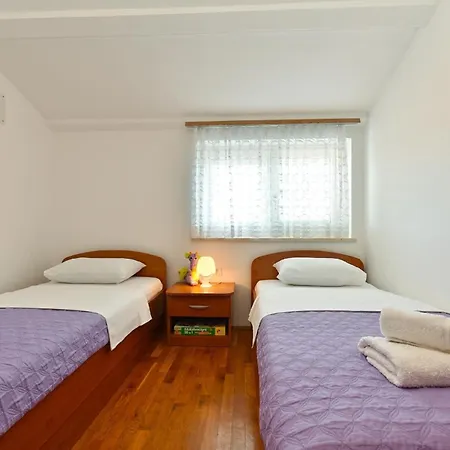Apartment Fuer 5 Personen Ca 50 Qm In Medulin, Istrien Suedkueste Von Istrien *