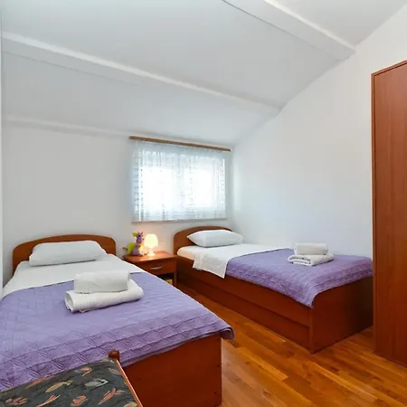 Apartment Fuer 5 Personen Ca 50 Qm In Medulin, Istrien Suedkueste Von Istrien Medulin